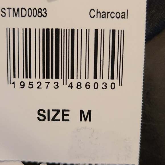 Star Wars Black Baby Yoda Graphic Tee (M) - Picture 4 of 4